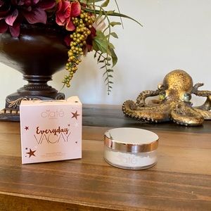 BN CIATE EVERYDAY VACAY COCONUT SETTING POWDER